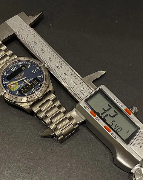 Breitling “Aerospace” Special Edition UAE Air Force - Image 2