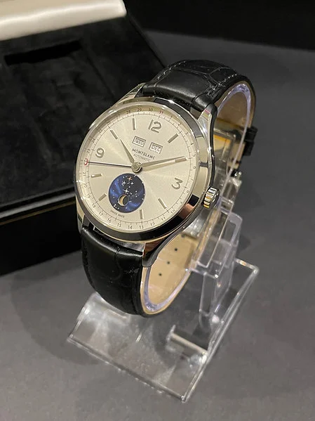 Preowned MONTBLANC Heritage Triple Date Moonphase - Image 2