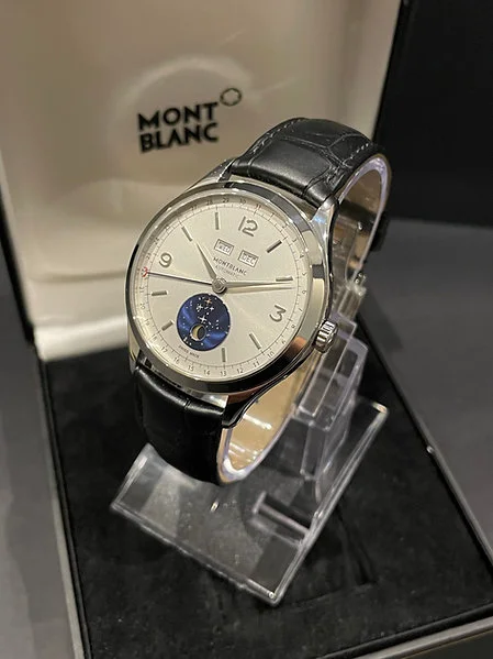 Preowned MONTBLANC Heritage Triple Date Moonphase - Image 5