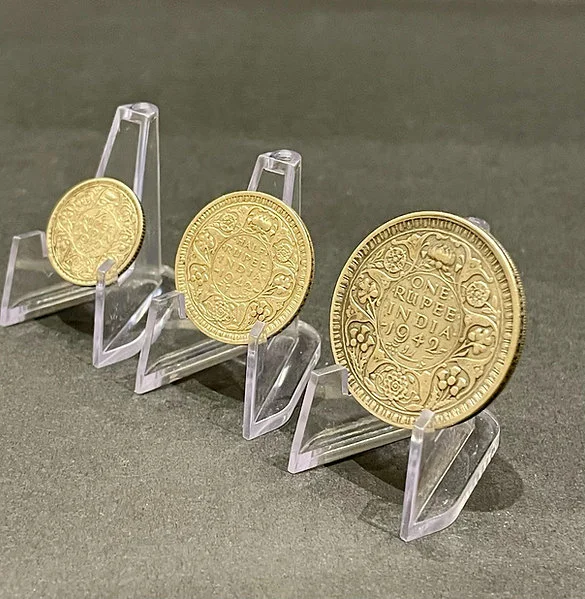 1942 Set of 3 Coins Fine Silver George India Rupee Set - Image 4