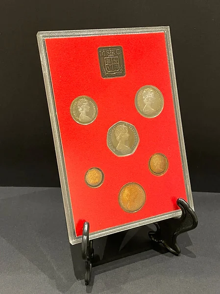 The Coin Age Complete Set Of 1981 Royal UK Mint - Image 3