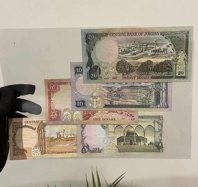 1980 Full Complete Set Jordan Banknotes  - UNC - Image 2