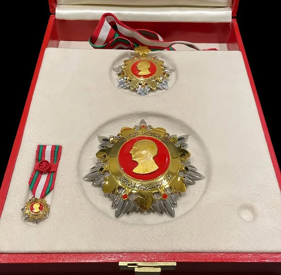 Rare Royal Order King Hussein Medal For Distinguished Giving - Al Tamaeoz - Image 2