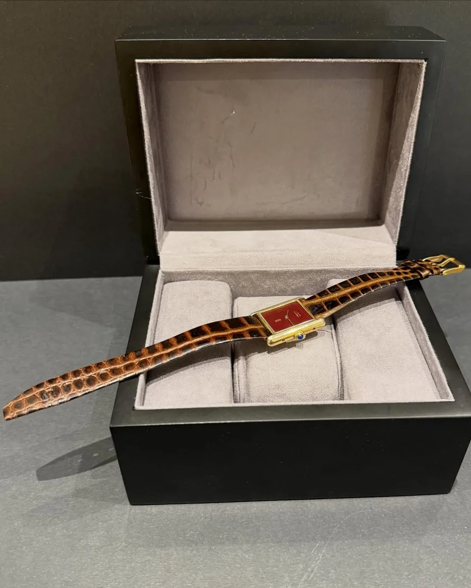 Cartier Tank 1980 Royal Classic Bordeaux Dial The Official Signature Of Must De Cartier Editions - Image 5