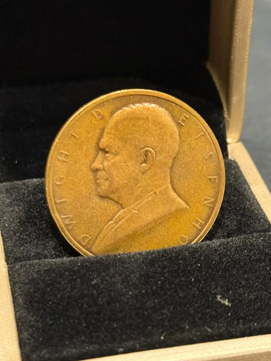 Rare Dwightd Eisfnho USA Commemorative Coin Bronze