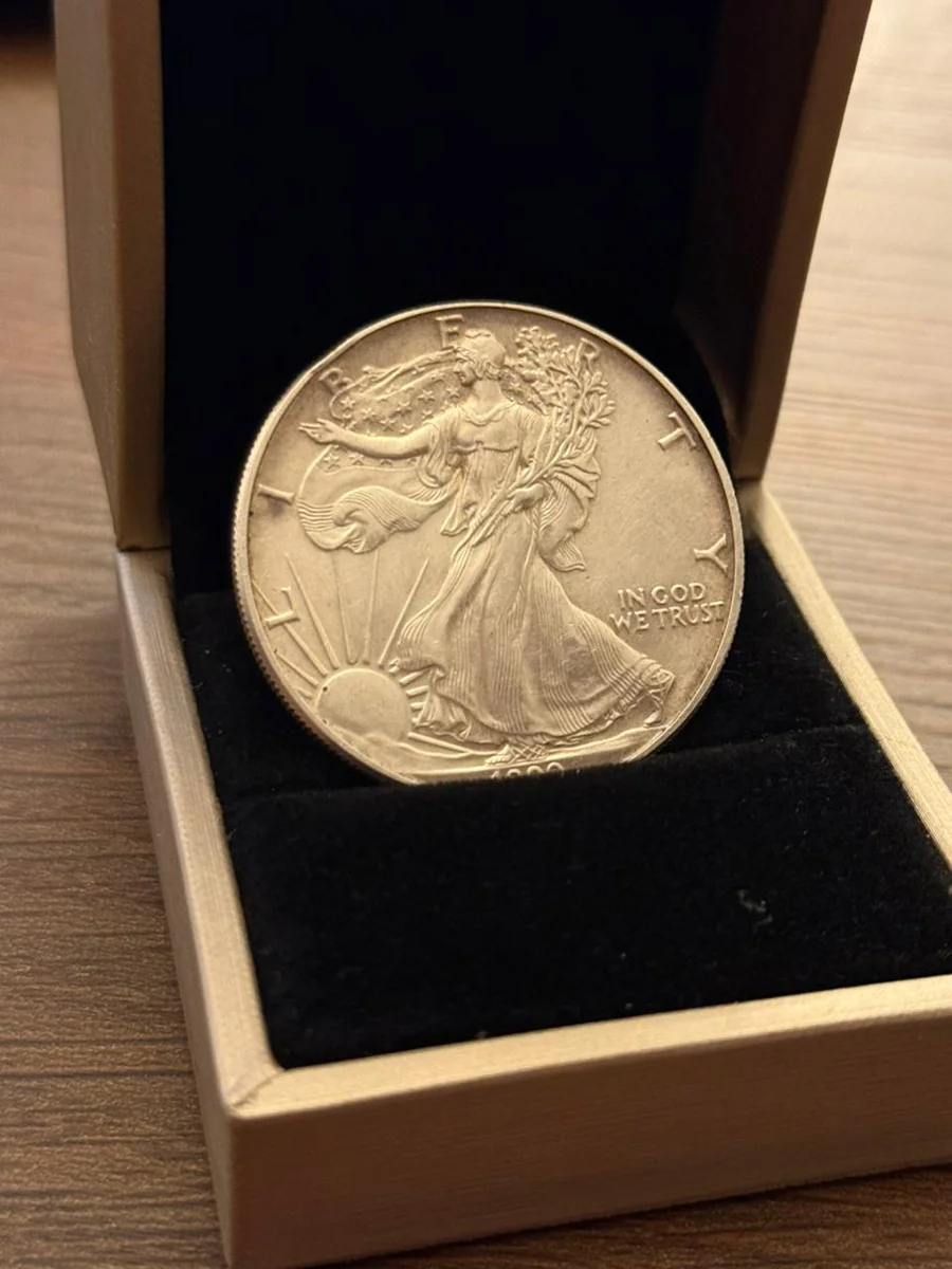 Rare 1 OZ Fine Silver One Dollar USA 1990